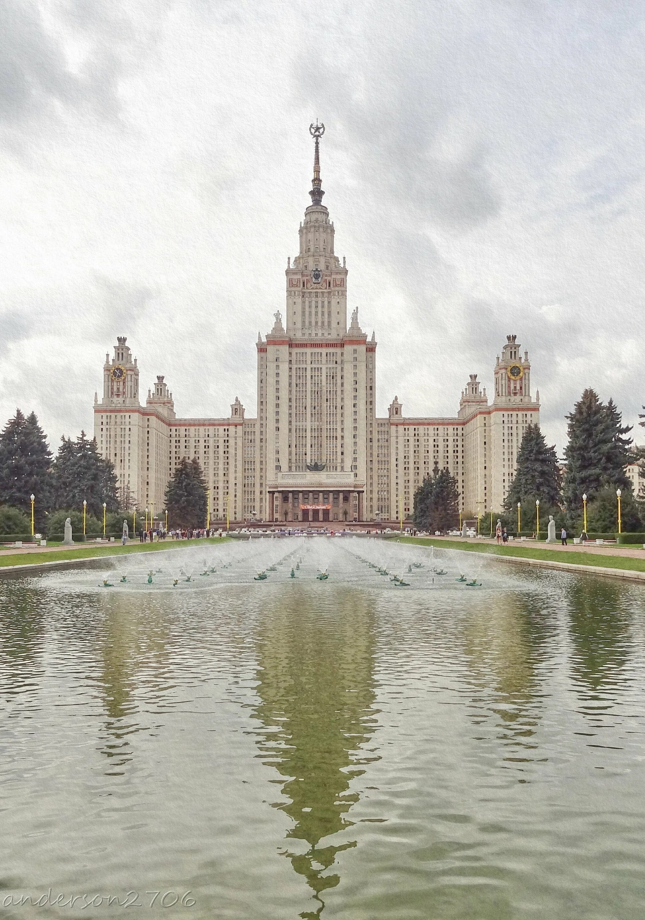 Мгу профили. Сталинские высотки МГУ. Московский университет МГУ. Сталинская архитектура МГУ. 1 Сталинская высотка МГУ.