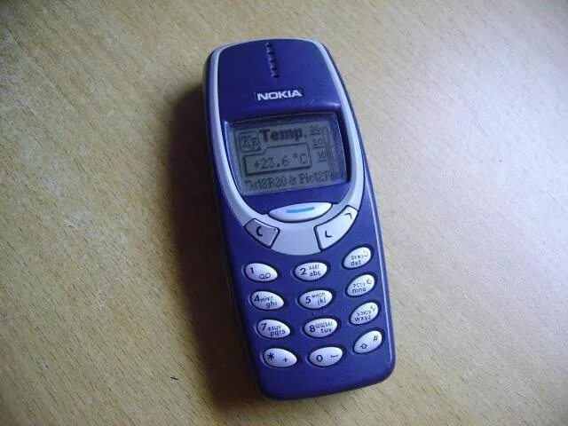 Nokia 3310 подсветка. Нокиа 33 10. Разбитый нокиа 33 10. Нокиа 33 10 задняя крышка. F 33 10