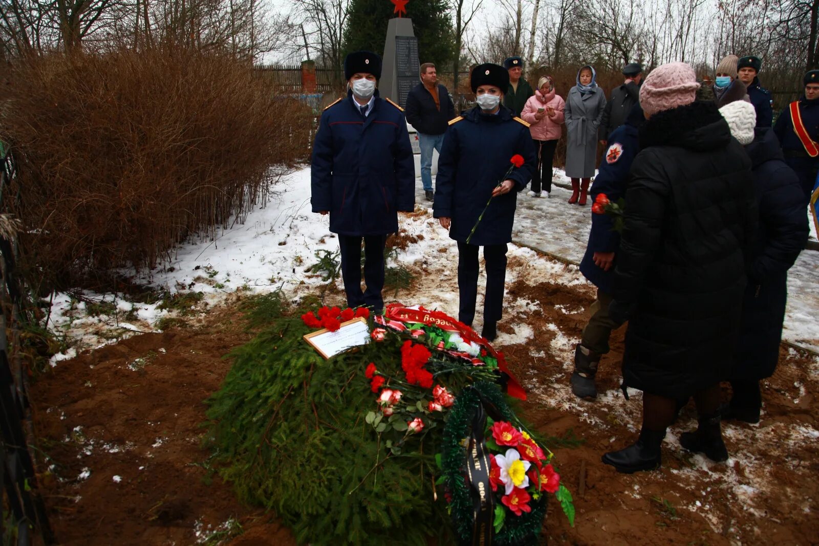 5 смертей в россии. 28 Ноября захоронение летчика Андреева Собинский район. Выползово могилы летчиков погибших. Погибших войне Владимирский области.