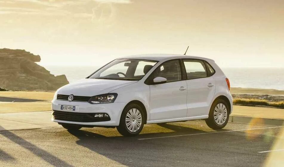 Polo 2015 год. Volkswagen Polo Hatchback 2014. Volkswagen Polo 2014 хэтчбек. VW Polo 2015. Volkswagen Polo хэтчбек 2015.