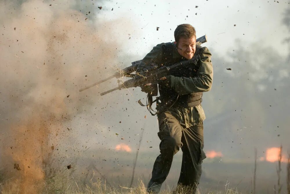 Sniper mark. Марк Уолберг стрелок 2007. Фильм стрелок 2007 снайпер. Марк Уолберг фильм про снайпера. Снайпер фильм 2007 Марк Уолберг.