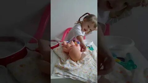 Мамам делают клизму видео