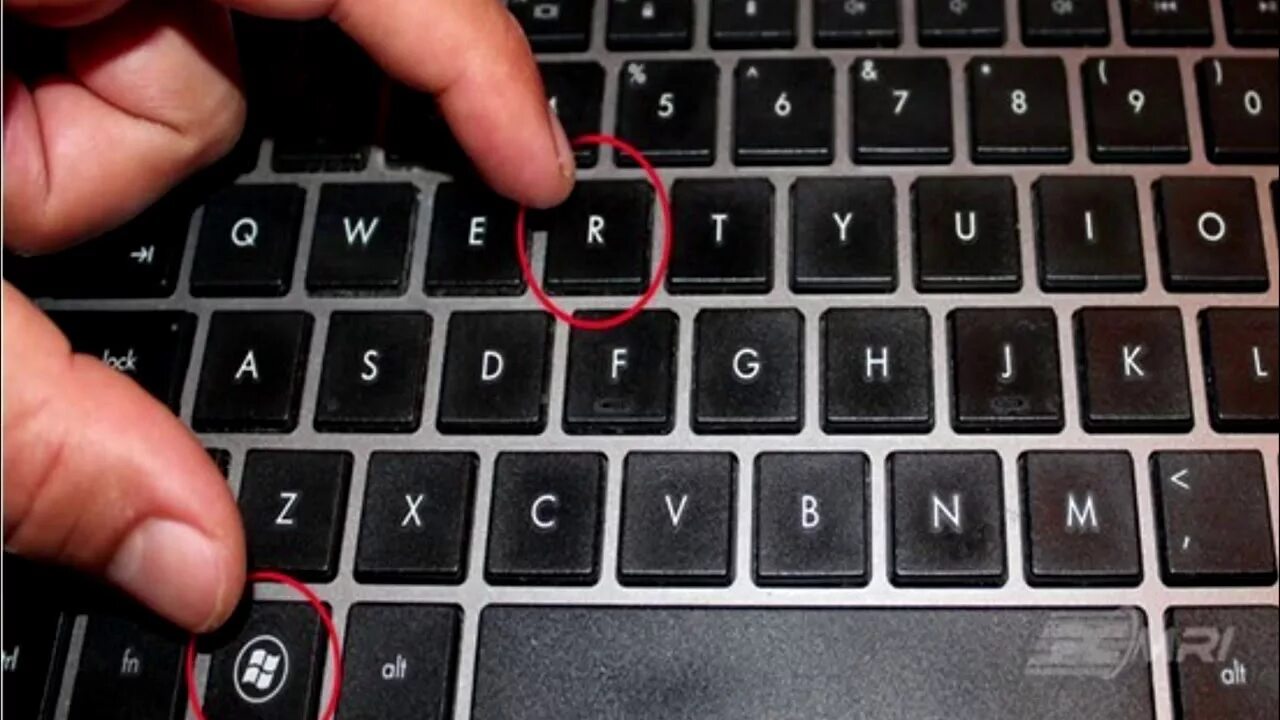 Как нажать е. Win+r на клавиатуре. Кнопка r и Windows. Кнопка win на клавиатуре. Кнопка win r.
