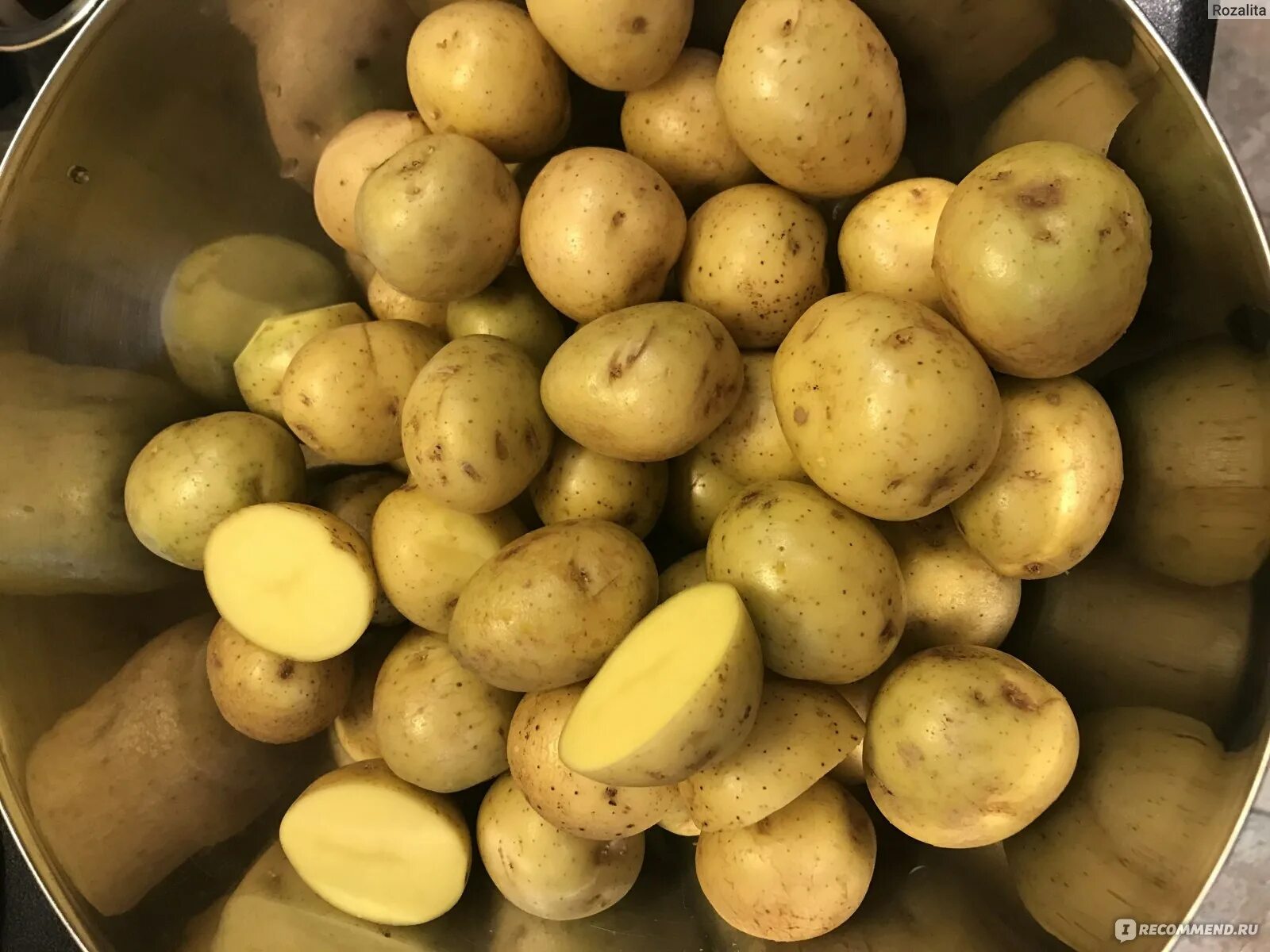 Картофель бэби замороженный. Бэби картофель в духовке с розмарином. Бейби картофель в духовке рецепт. Сорт картофеля бейби. Бейби картофель в духовке.