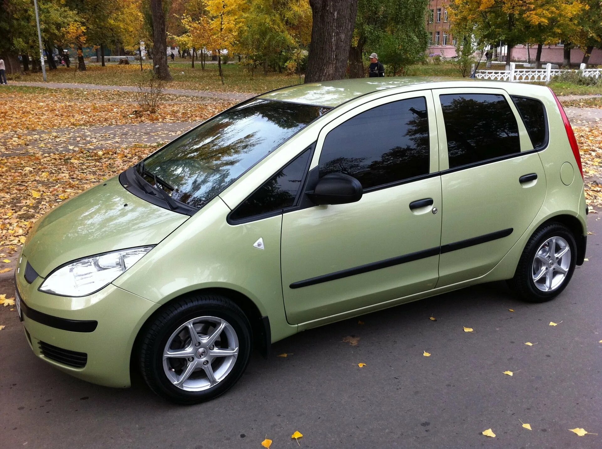 Mitsubishi colt 1. Mitsubishi Colt 1.3. Мицубиси Кольт 1.3 2003. Мицубиси Кольт 2010. Мицубиси Кольт 6 2010.