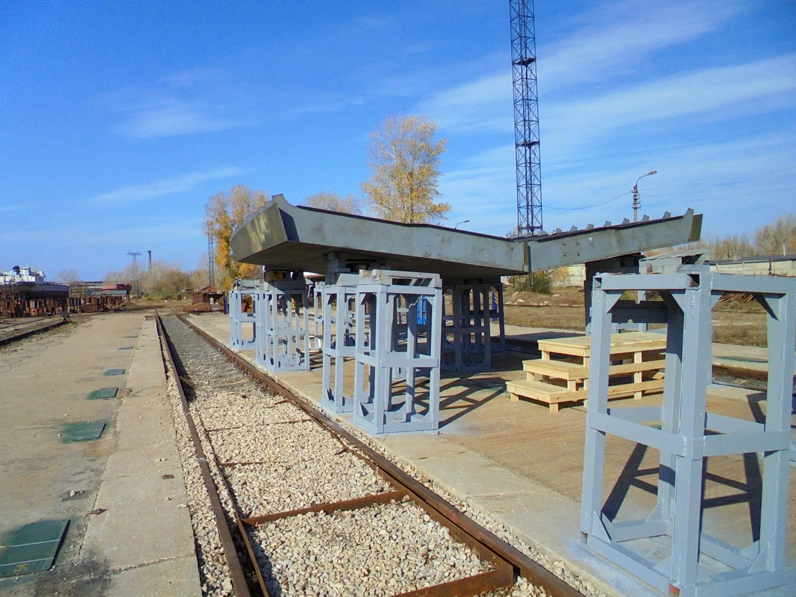 балаковский ссрз. балаковский судостроительно-судоремонтный завод логотип. несамоходная крановая баржа tbn0685. судоремонтный завод балаково. судоремонтный завод балаково.