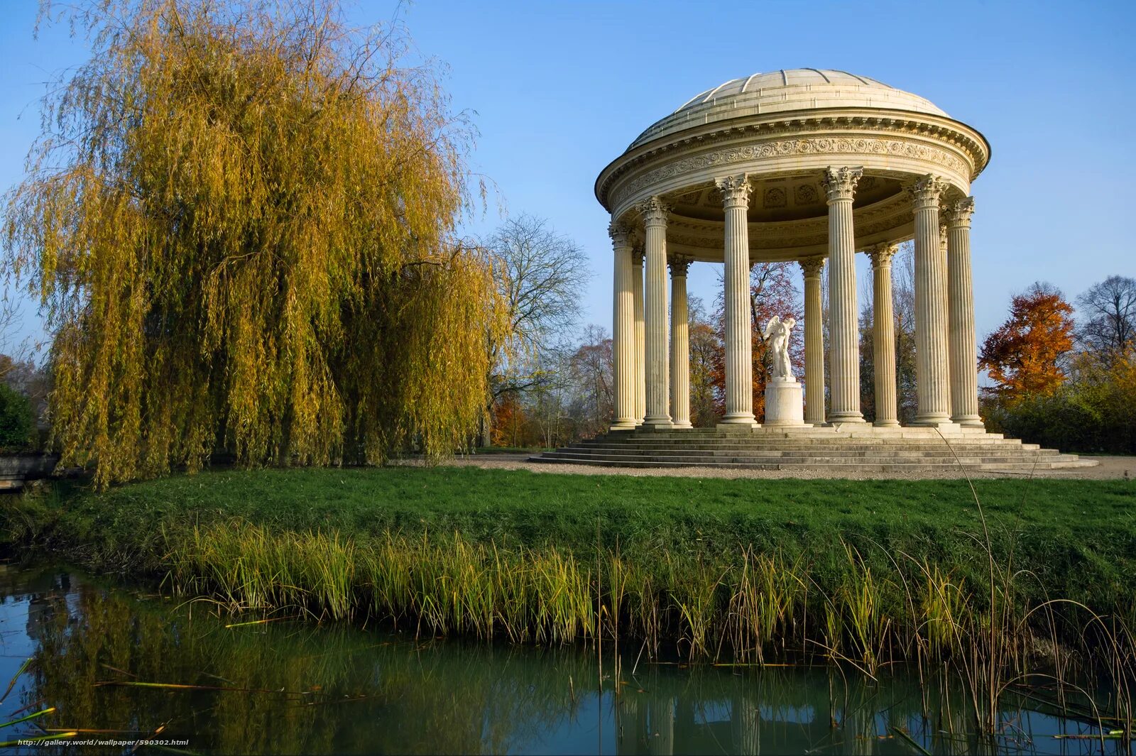 Temple of love. Малый Трианон храм любви. Храм любви в Версале. Ротонда в Версале. Ришар Мик. Храм любви в парке малого Трианона.