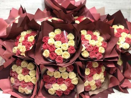 Букеты шоколадных роз (100 фото)