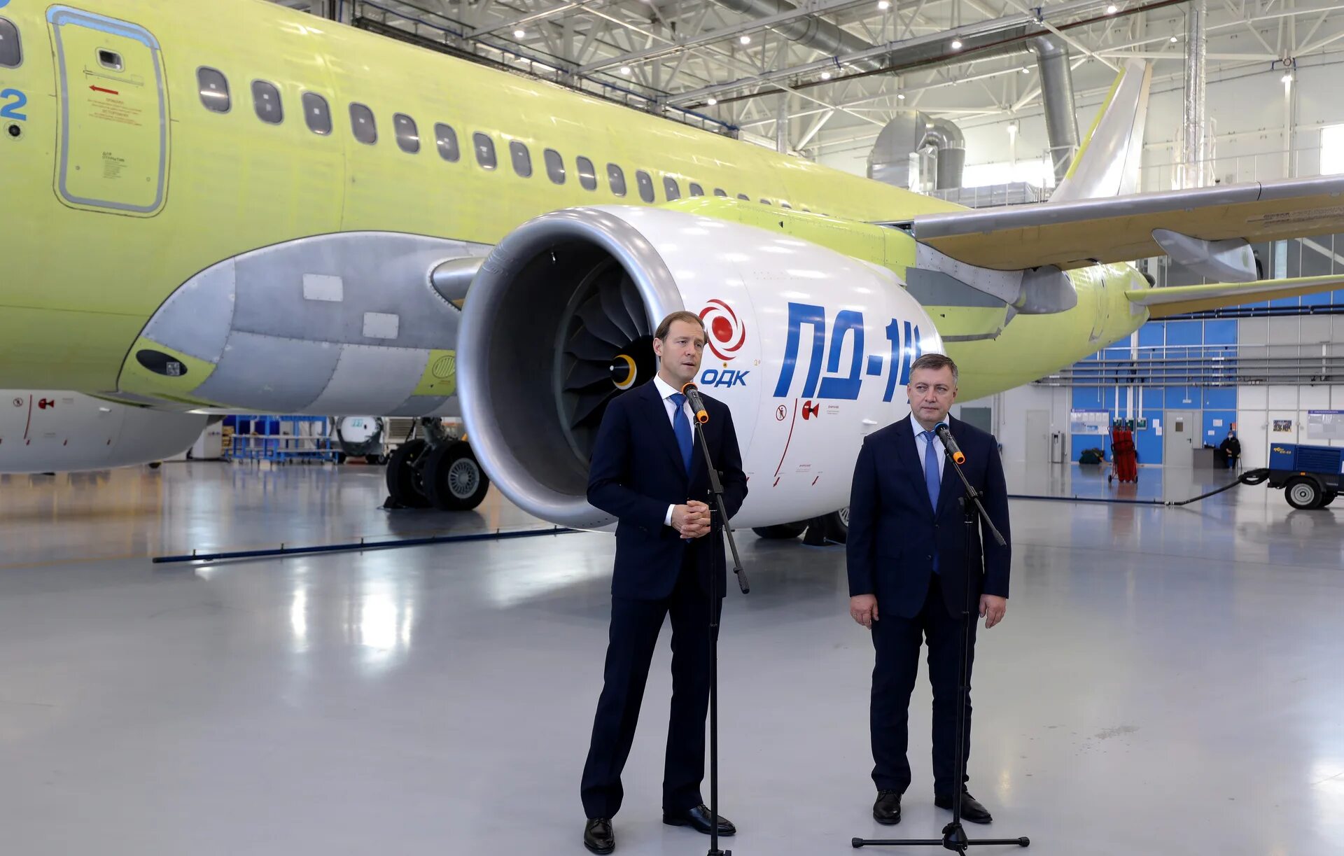 Новая авиация. Истребитель 7 поколения стелс. Мс-21 с двигателем пд-14. Су 57. Самолёт истребитель миг 35.