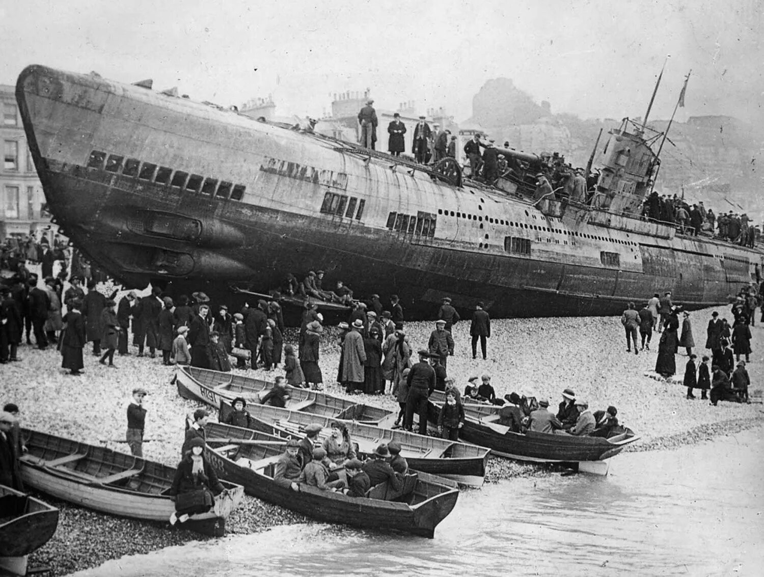 U-118 подводная лодка. Немецкая подводная лодка «u-118», выброшенная на берег. Гастингс.. Подводная лодка 1 мировой войны. Немецкая подводная лодка u-118. Пл первого