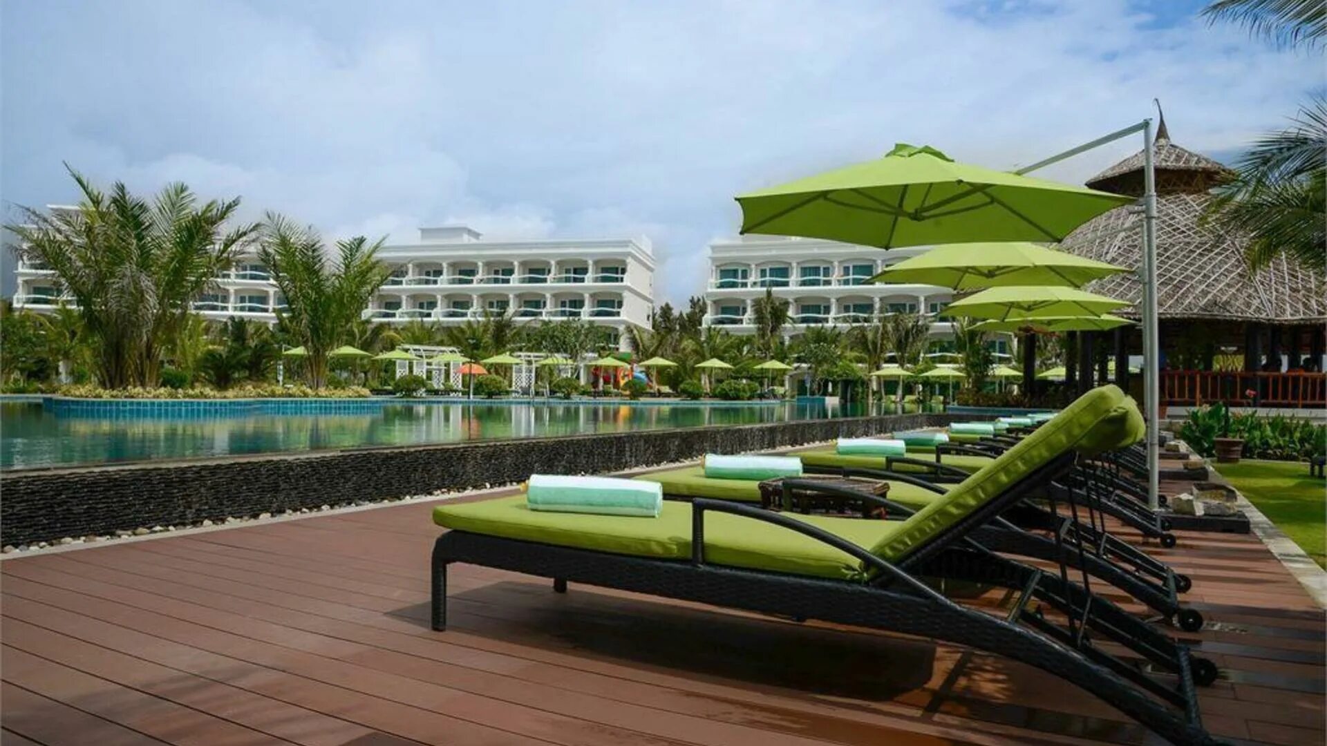 Sailing bay resort. Отель во вьетнаме the sailing bay. отель the sailing bay beach resort 4. вьетнам муйне отель сайлинг бей. вьетнам дессоле диамант.