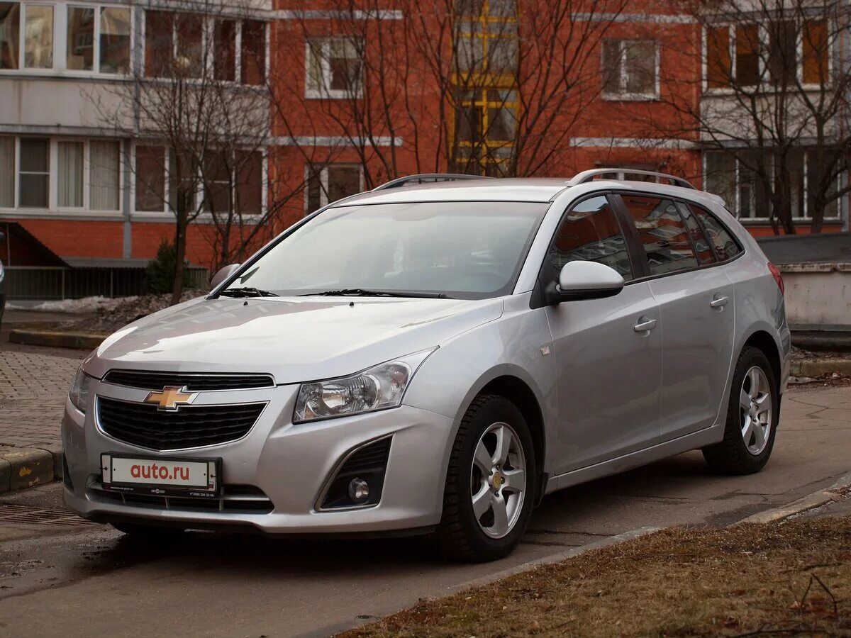 Chevrolet Cruze 1 Рестайлинг универсал. Chevrolet Cruze Рестайлинг универсал. Шевроле Круз универсал белый 2013. Шевроле Круз 2013г универсал. Купить шевроле круз на автомате