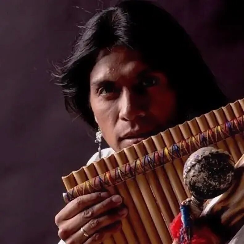Лео роджас флейта. Музыкант leo rojas. Лео роджас. Лео рохас перуанская флейта. Полет кондора лео роджас.