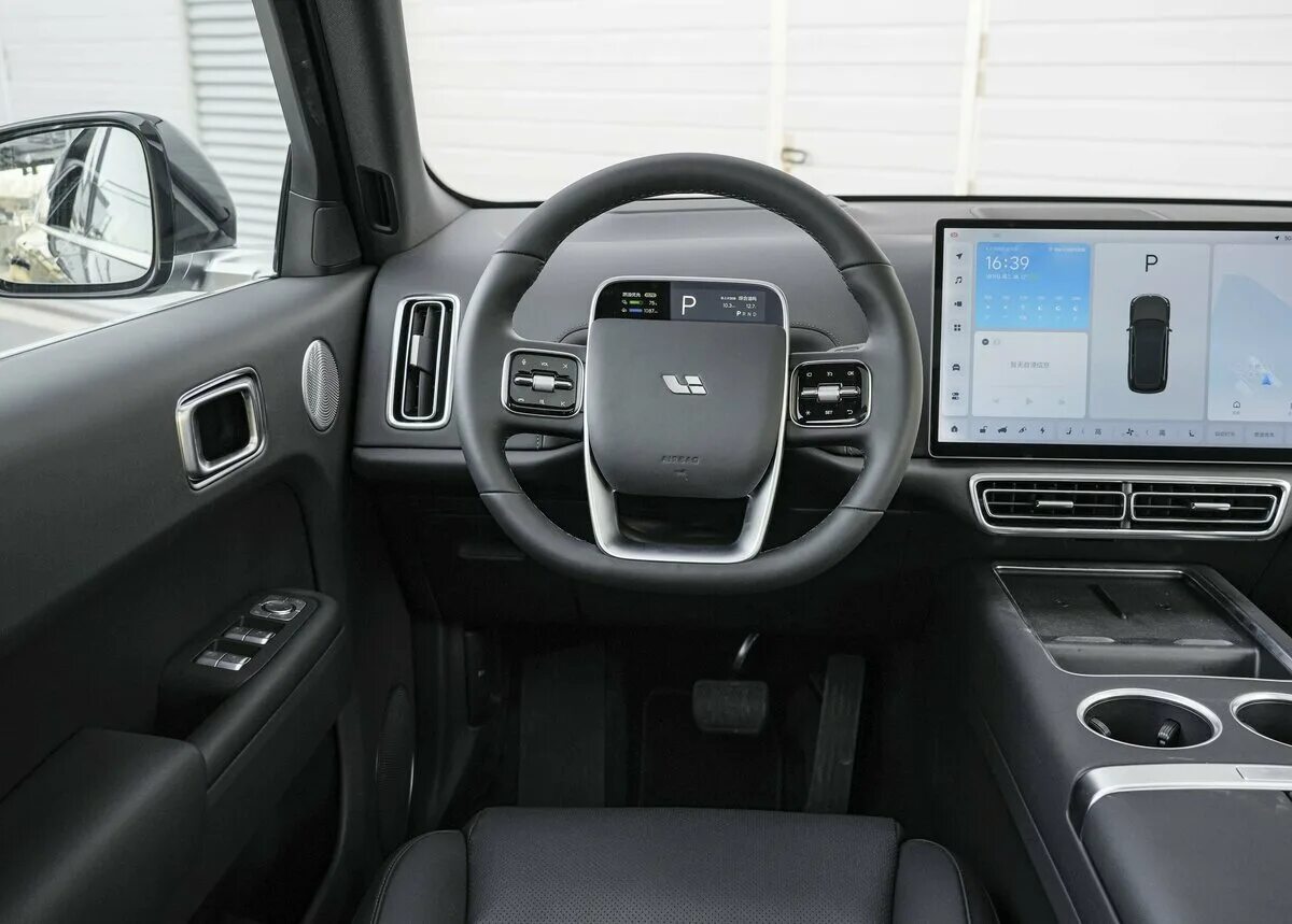 Li auto l9. Lixiang l7 1. Leading ideal one 2020. Lixiang l7 1. 5 at 2023.