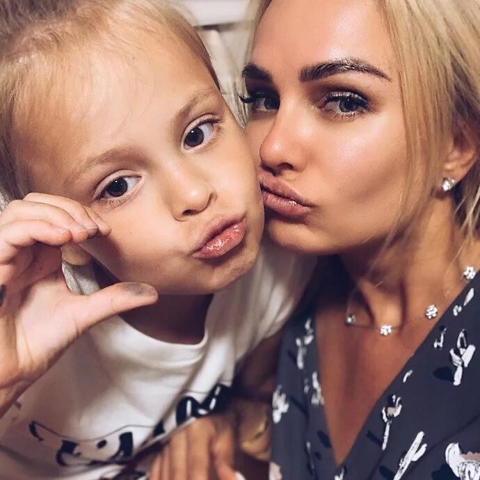 Как зовут ее родителей. Как зовут ее родителей