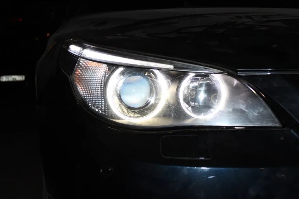 Ангельские глазки е60. BMW e60 Angel Eyes. Ангельские глазки БМВ е60. Фары БМВ е60. Реснички БМВ е60.