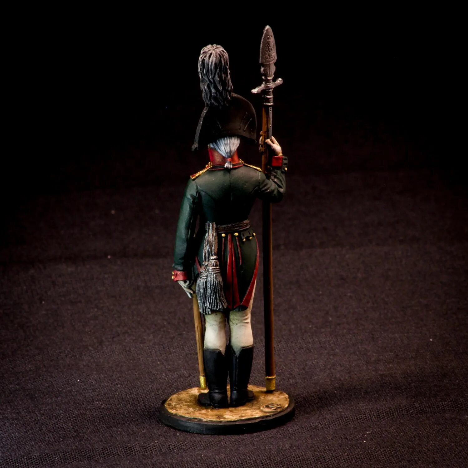 Chronos Miniatures Гренадер. Гренадер Смоленского мушкетерского полка. Soga Prussian 54mm. Шотландцы 92-го Гордона полка 1815 г знаменосец с полковым знаменем.
