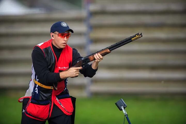 Ганза стендовая стрельба. ISSF стендовая стрельба. Ганз ру стендовая стрельба. Жилетка ISSF стрельба.