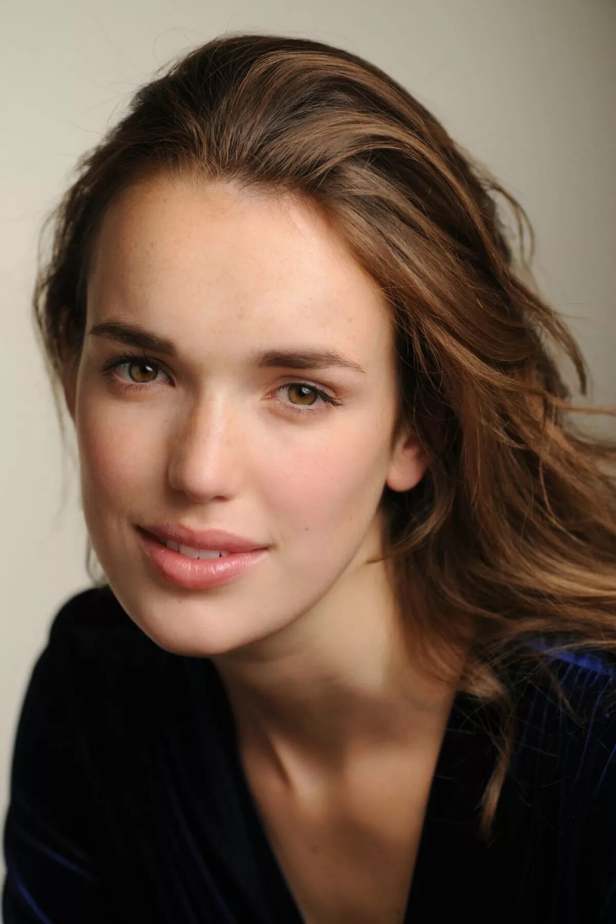 Элизабет Хенстридж. Элизабет Хенстридж Elizabeth Henstridge. Elizabeth yu