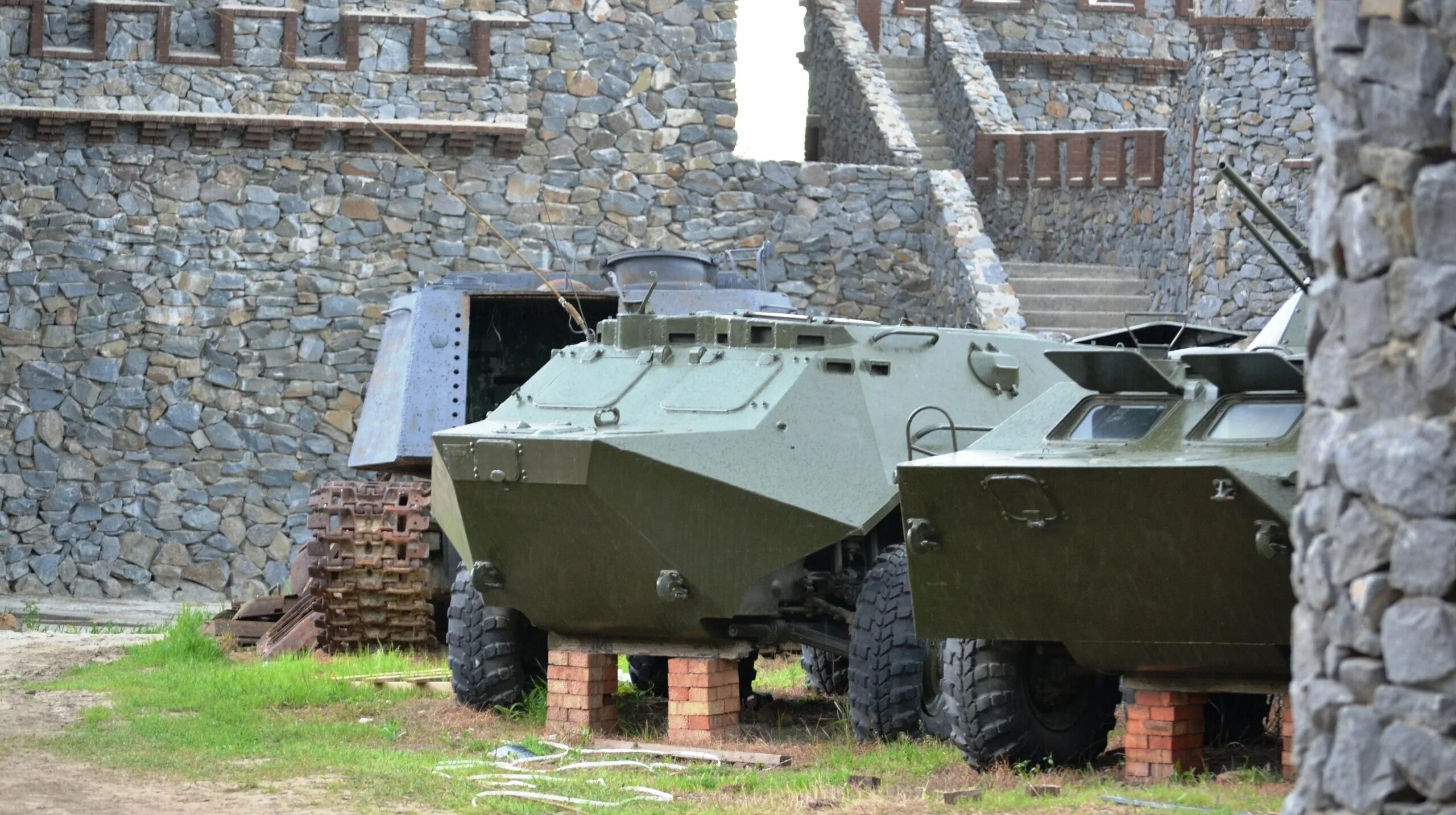 Военный музей недвиговка. Танаис музей военной техники. Донской военно-исторический музей. Военно исторический музей Ростовской области. Донской военно-исторический музей Танаис.