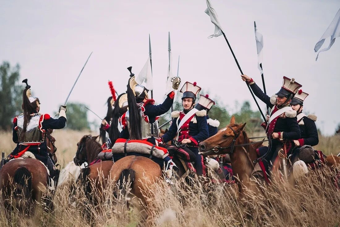 Французы 1812 реконструкторы Наполеон. Реконструкторы Бородино. Реконструкция сражения в Бородино 2020. Бородино битва реконструкторы.