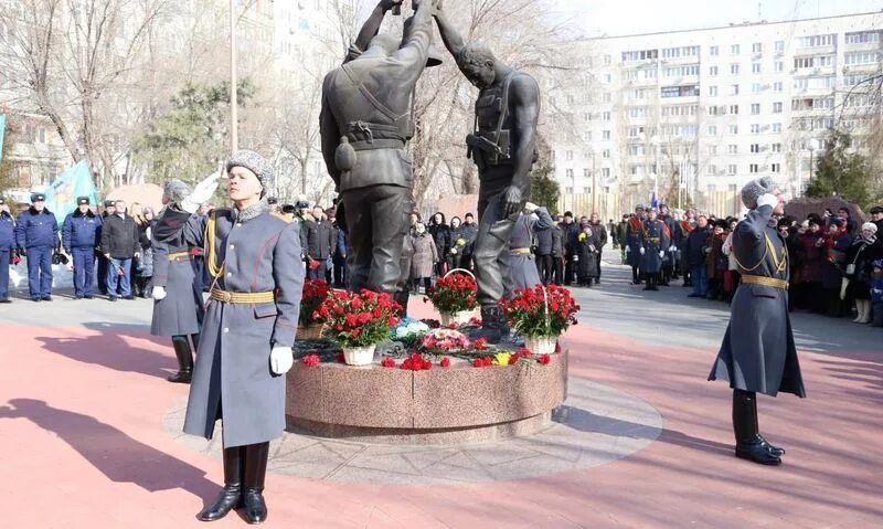 Где находится парк памяти. Парк памяти воинов-интернационалистов Волгоград. Парк воинам интернационалистам Волгоград. Памятник воинам интернационалистам Волгоград. Парк памяти Волгоград Спартановка.