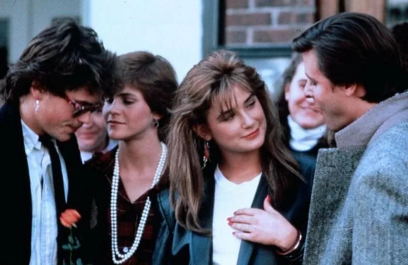 Деми мур огни святого эльма. Клуб завтрак актеры тогда и сейчас. Огни святого эльма фильм 1985. Elmo's fire). Деми мур огни святого эльма.