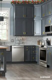 Кухни серые с золотом