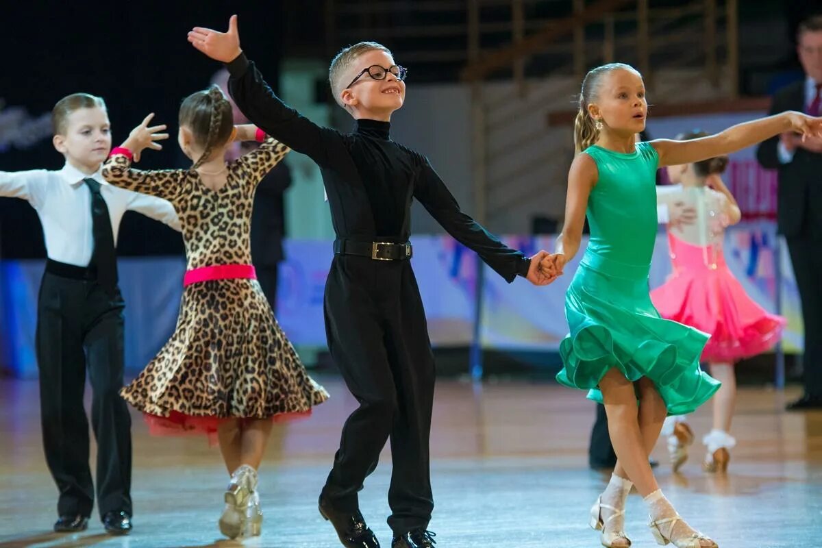Рождественский фестиваль в москве 2021 бальные танцы. Бальные танцы казань. Семинара в барнауле бально спортивные танцы 2022. Спортивные танцы казань. Спортивные танцы казань.