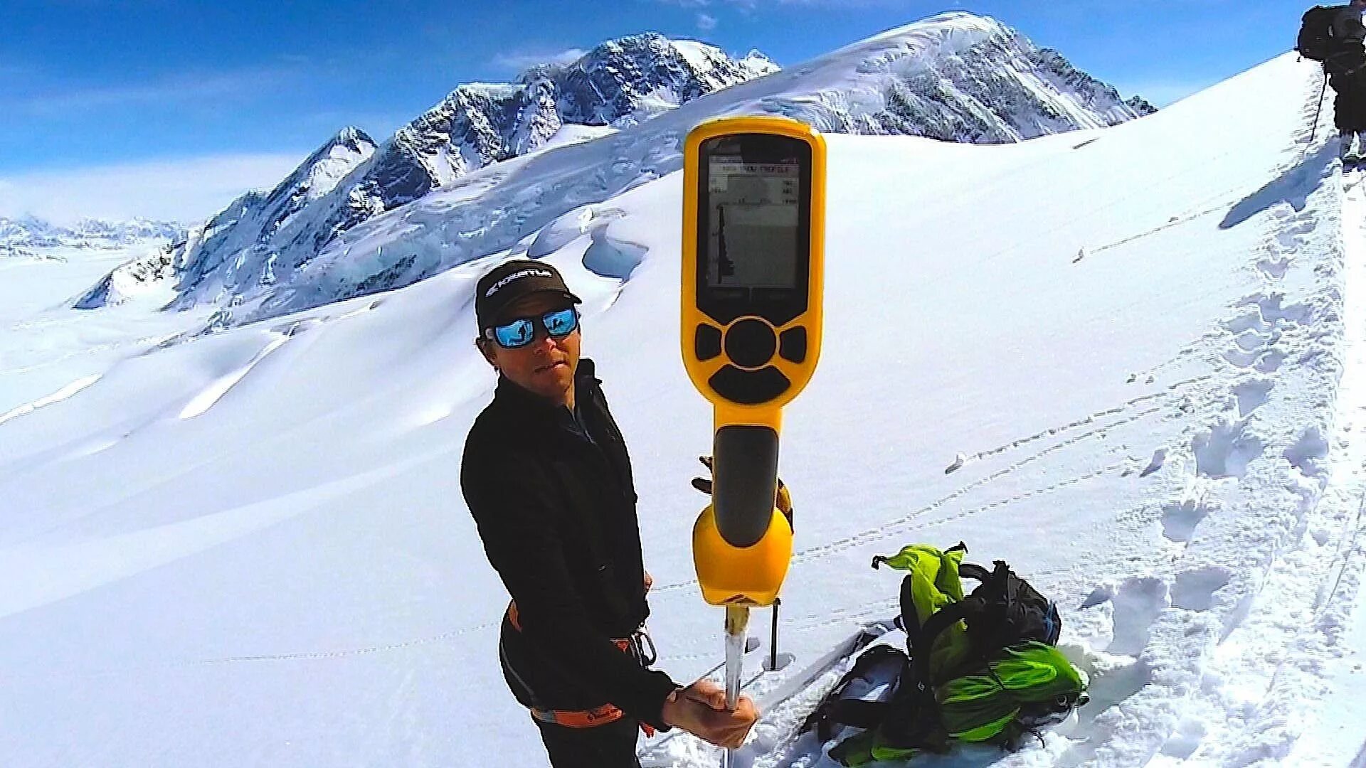 Рации для лыжников. Гаджеты для сноубордистов. Рация для горных лыж. Видеокамера горнолыжника.