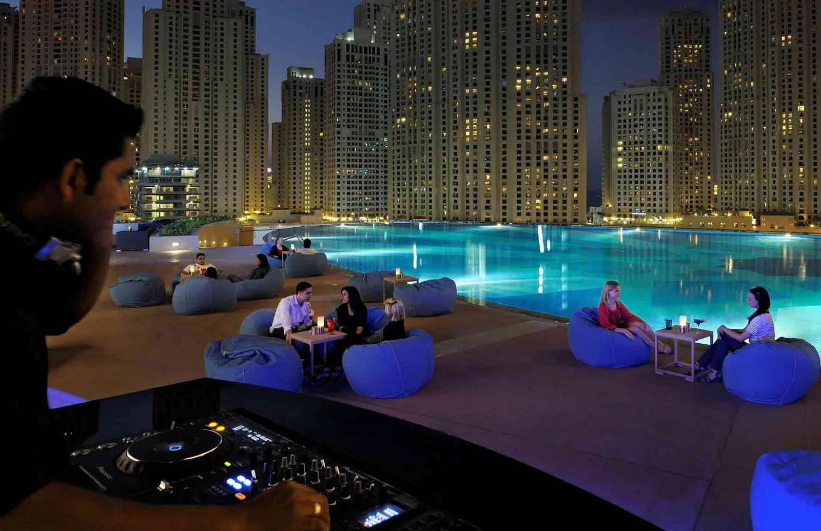 The address Dubai Marina 5 бассейн. Дубай отель address Dubai Marina. Поездка в дубай на двоих