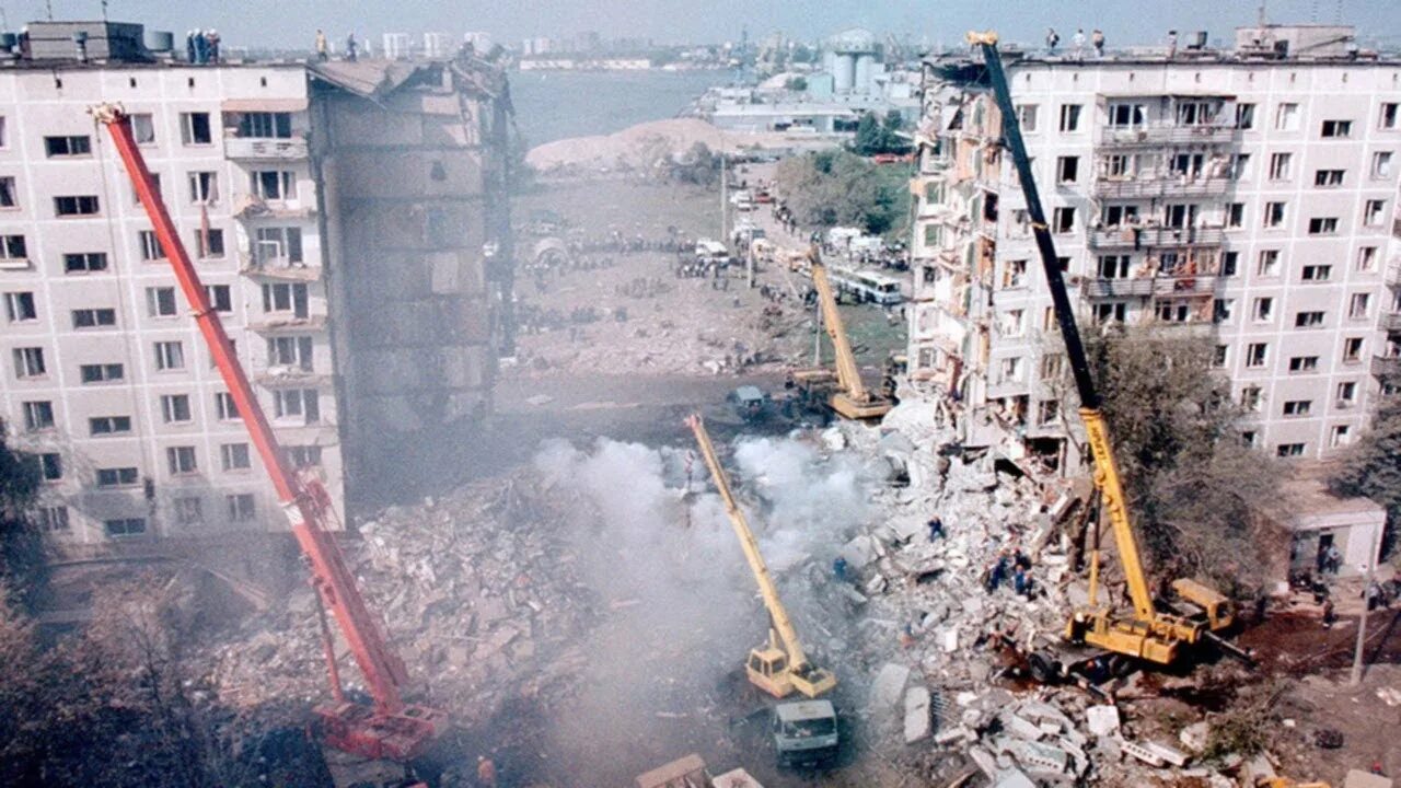 Взрывы жилых домов в москве 1999. Взрыв на улице Гурьянова 1999. Взрывы на каширке и Гурьянова 1999. Взрыв дома на Гурьянова 1999.
