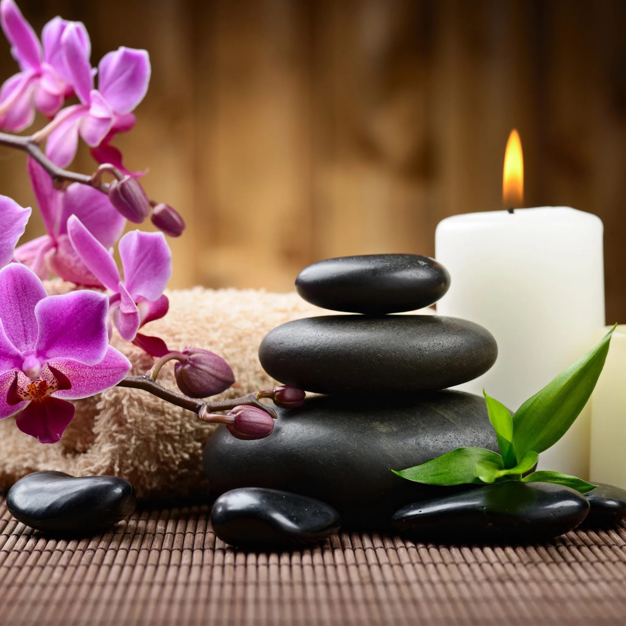 Свечи с камнями. Массаж камнями. Спа телефон. Тайские благовония франжипани. Спа массаж.