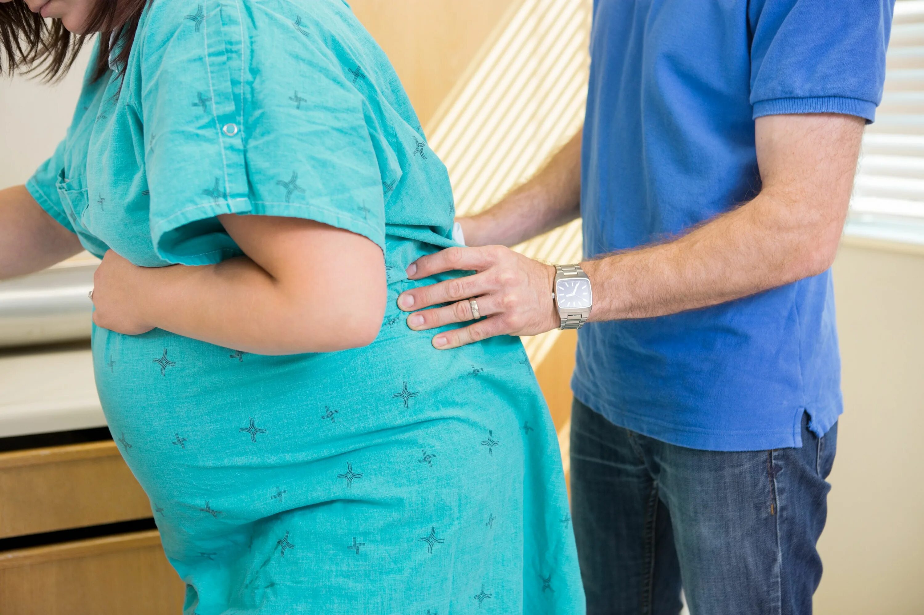 Беременные женщины рожают.