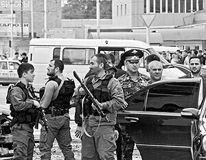 Боевики взяли в заложники. Захват заложников в бамако. Лидер террористической группировки игил. Боевики взяли в заложники. Боевики взяли в заложники.