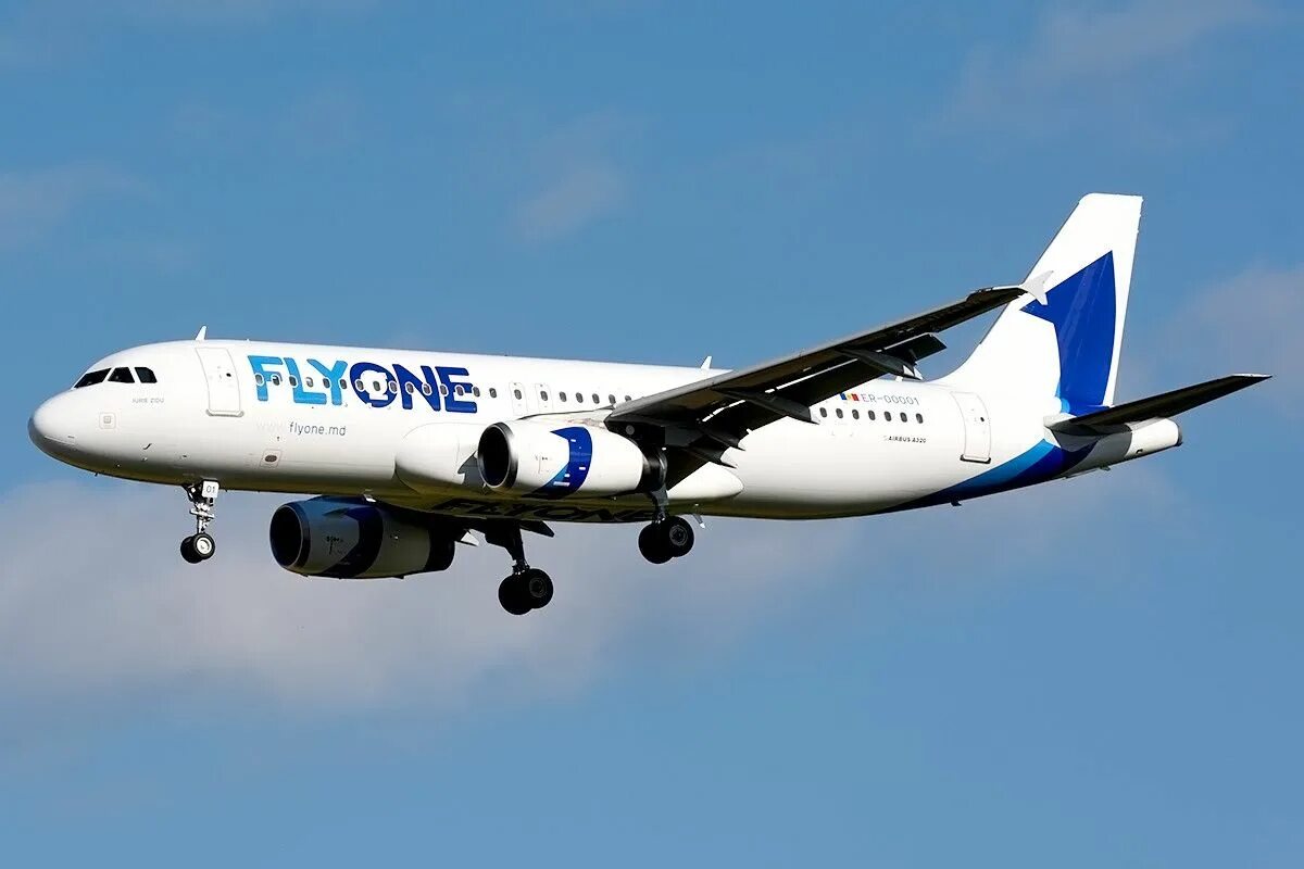 Flyone eu. Airbus a 320 flyone Armenia. Fly one Armenia самолеты. Armenia 320.