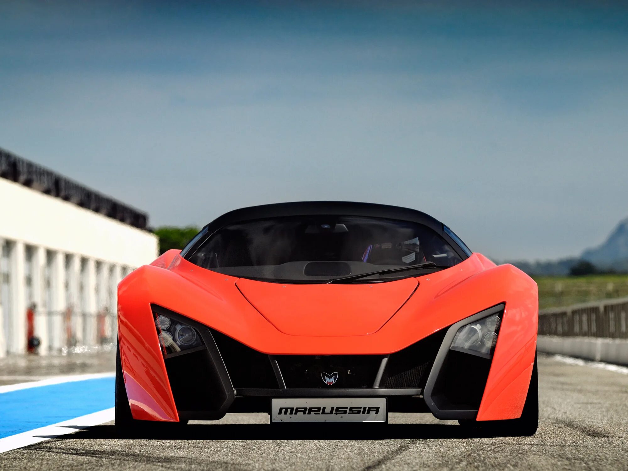 Marussia b2. Marussia b1 2014. Marussia b1 2015. B1 автомобиль. Спорткар marussia b2.