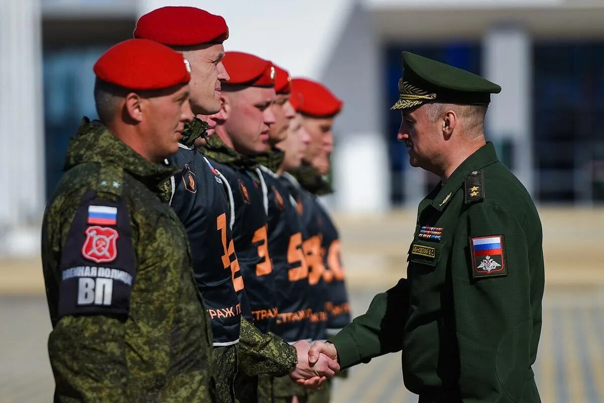 Будут ли военные в москве. Военная полиция Вооружённых сил Российской Федерации. Военная полиция Вооруженных сил Российской Федерации. Военная полиция Минобороны РФ. Форма военной полиции армии РФ.