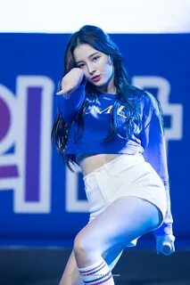 Fascinating nancy momoland at hanmadang festival 2018.