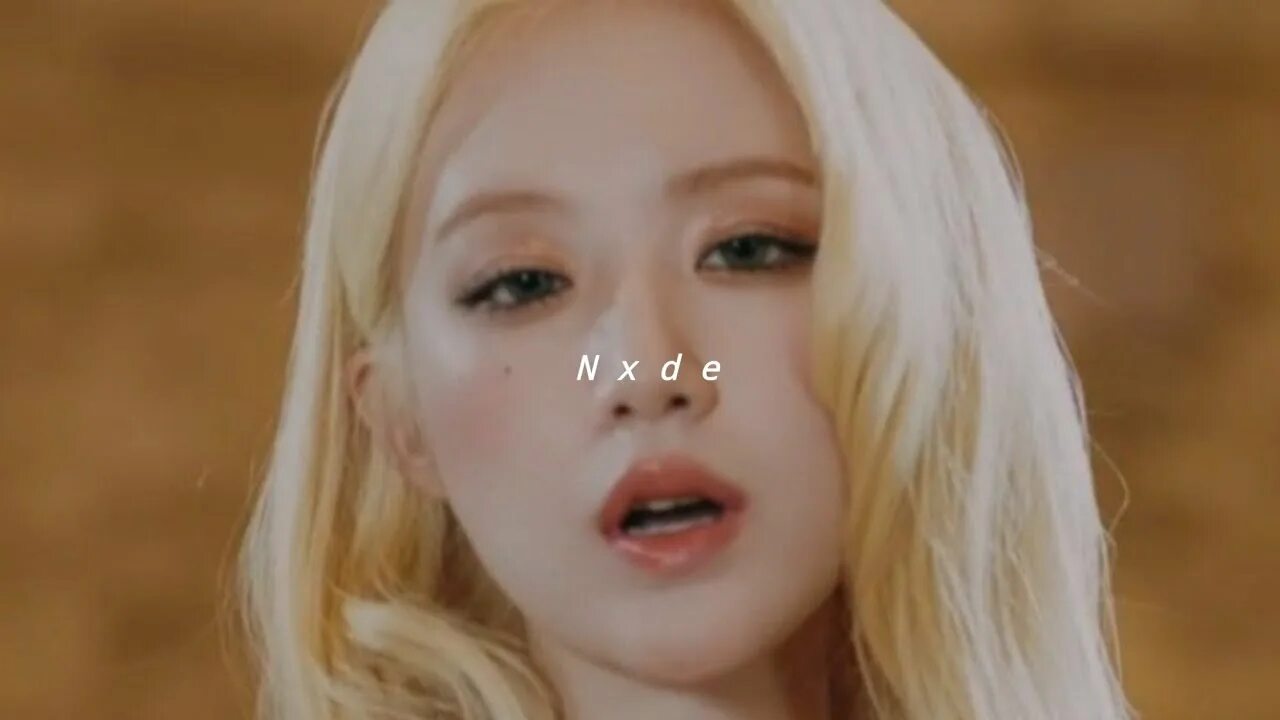 Песни g i dle speed up. Джиайдл nxde. g idle nxde. шухуа g idle nxde. соён из клипа nxde.