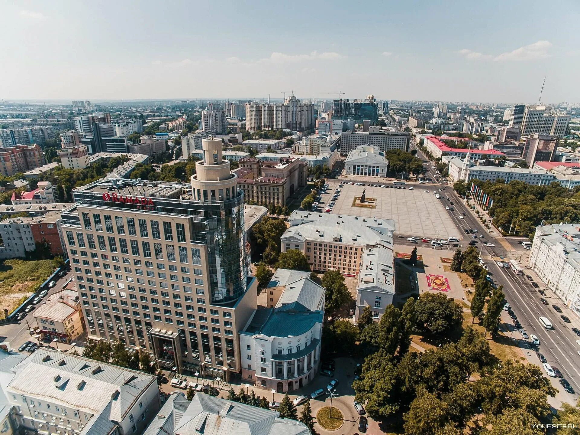 Центр фотографии. Ramada Plaza Воронеж. Воронеж центр города. Сити центр Воронеж. Рамада Плаза Воронеж Сити центр.