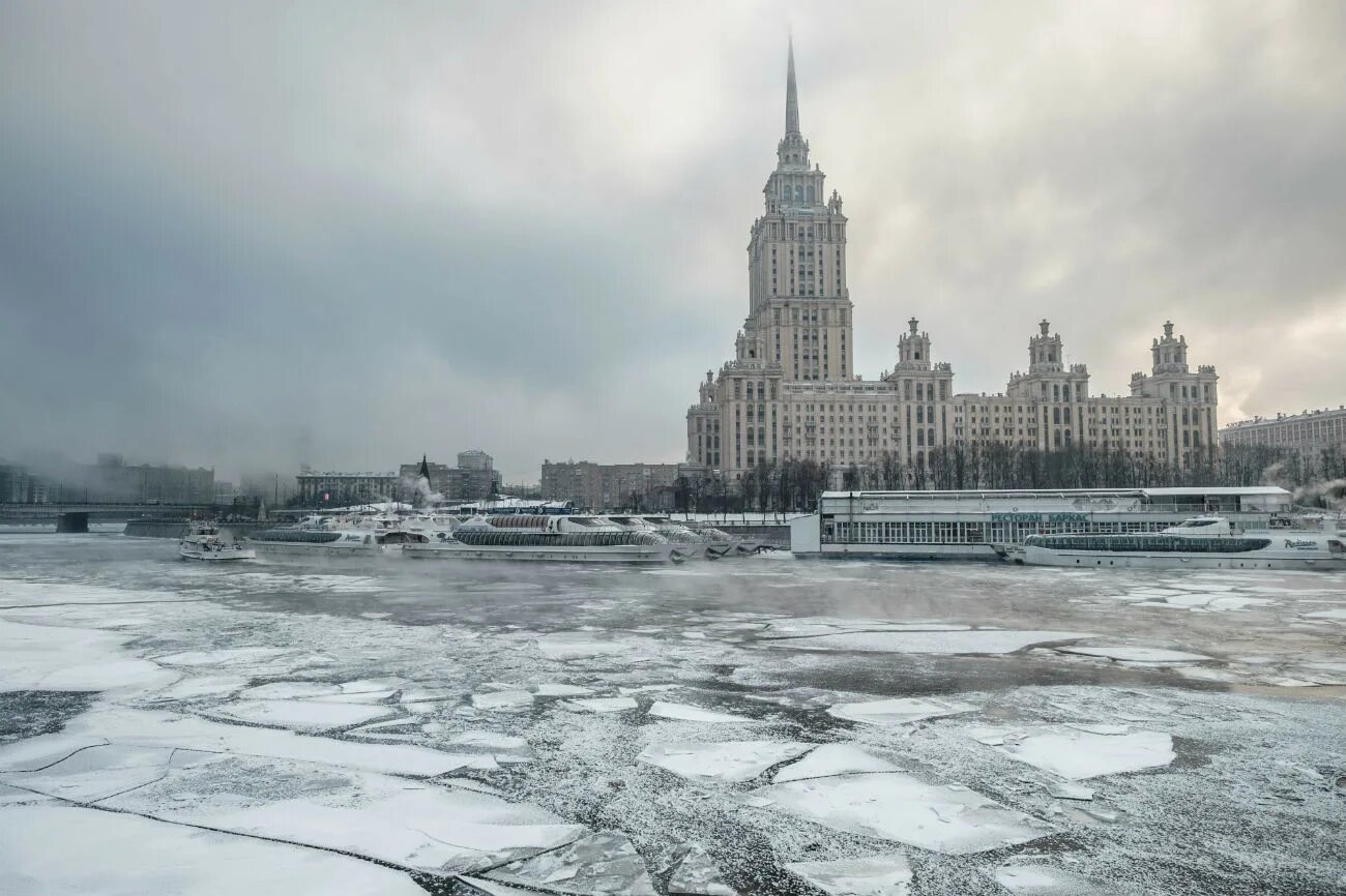 Штормовая погода в москве. Зима в Москве. Морозы в Москве. Москва зима оттепель. Аномальные Морозы в Москве.