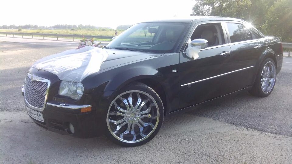 C r 22. R22 black 300c. Диски r22 chrysler 300c. C r 22. Chrysler 300c r20.