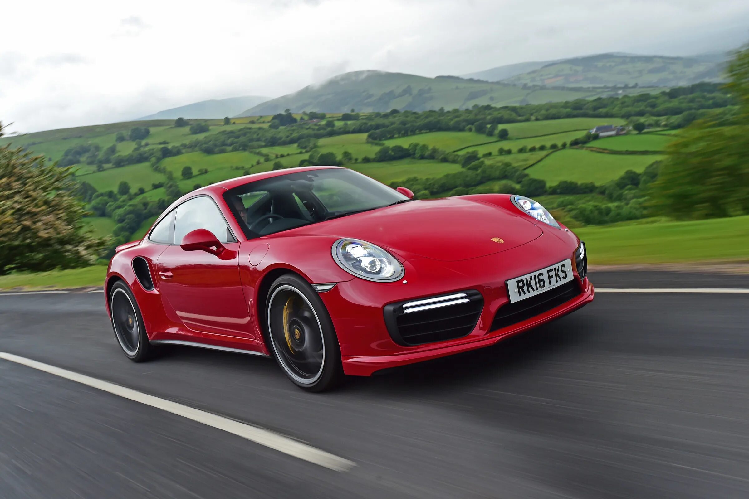 Порше фото. Porsche 911 Coupe. Porsche 911 Turbo s Coupe. Porshe 911 Coupe. Порше 911 турбо с купе.