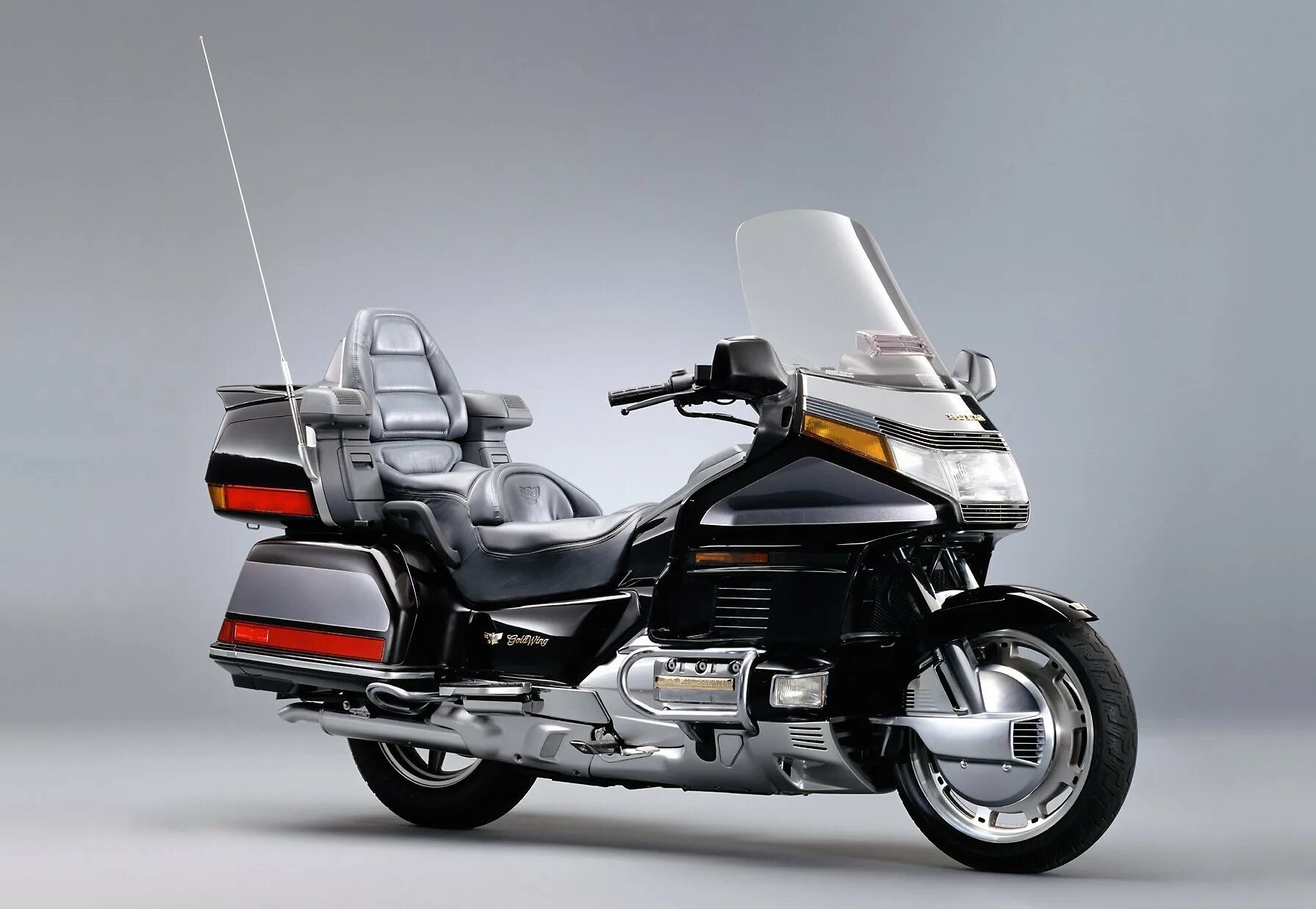 Купить хонду голду в россии. Honda gl1500 Gold Wing. Honda Gold Wing 1990. Gl 1500 Gold Wing. Honda gl 1500 2000.