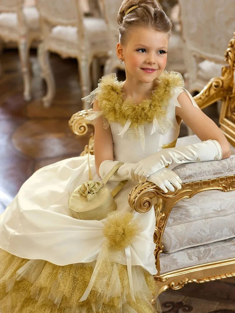 Самой маленькой принцессе. Шикарные детские платья. Красивые платья для девочек. Платья для принцессы. Самые красивые детские платья.