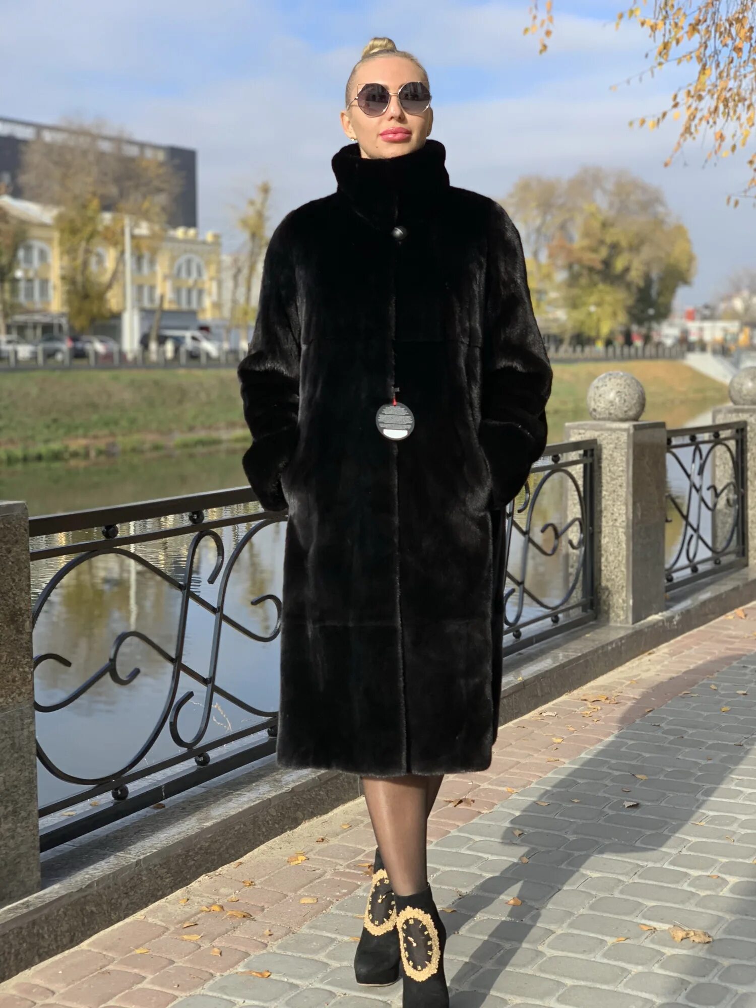 Шуба Blackglama Elena furs. Шуба Греческая норка Blackglama. Норка Блэк Нафа Браски. Шуба блэкглама норковая. Шуба блэкглама купить