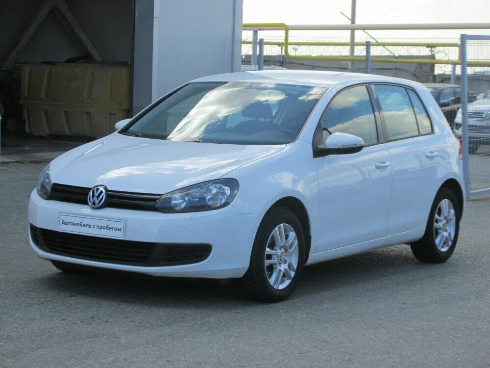 Фольксваген гольф 2012 двухдверный. White Hatchback Volkswagen Golf Plus 2006. Фольксваген гольф с774белый. Фольксваген хэтчбек белый. Куплю фольксваген гольф б у