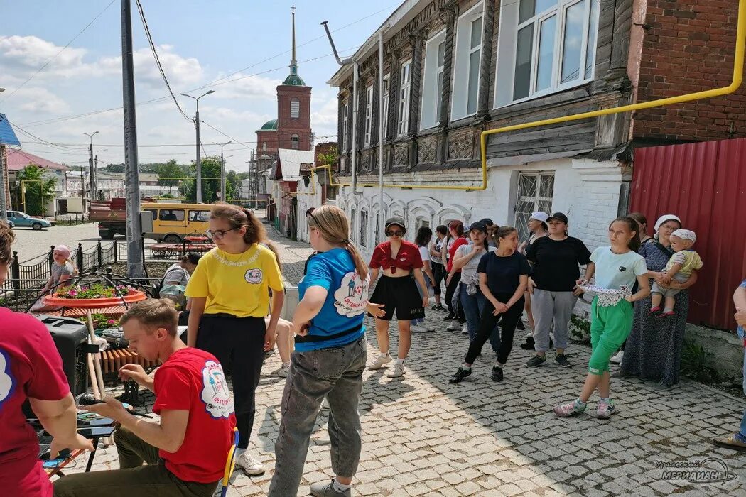 Погода в красноуфимске на сегодня. Красноуфимск фестиваль 4 сентября. Семейные воскресники. Красноуфимск наши дни. День города Красноуфимск.