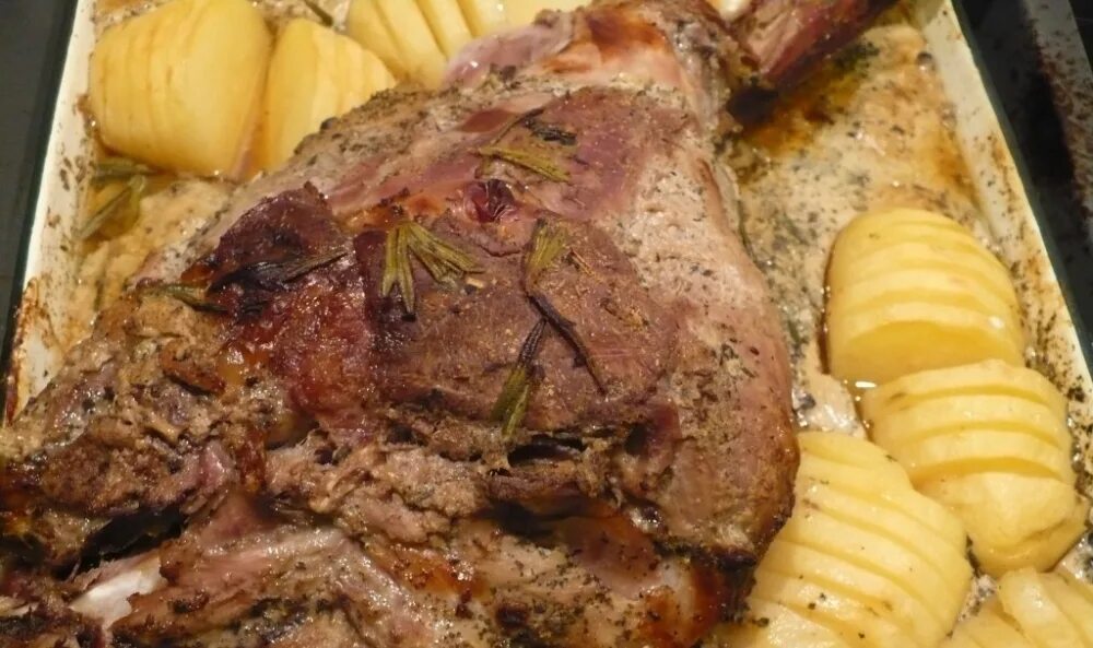 готовка кабана. готовка кабана. жареная дичь. готовка кабана. кабанье мясо приготовленное.